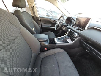 2025 Toyota RAV4 LE - miniatura 8