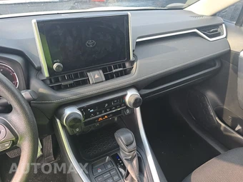 2025 Toyota RAV4 LE - miniatura 11