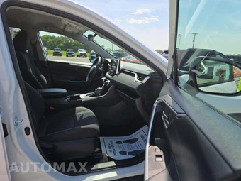 2025 Toyota RAV4 LE - miniatura 15
