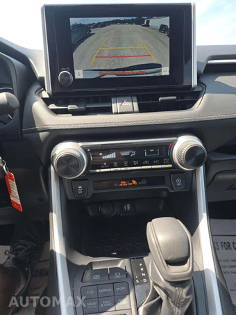 2025 Toyota RAV4 LE - miniatura 7