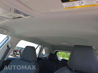 2025 Toyota RAV4 LE - miniatura 8