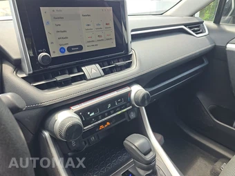 2025 Toyota RAV4 LE – miniatura 11