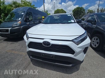 2025 Toyota RAV4 LE – miniatura 2