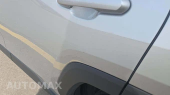 2025 Toyota RAV4 LE - miniatura 26