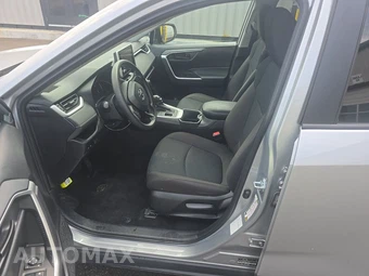 2025 Toyota RAV4 LE - miniatura 7