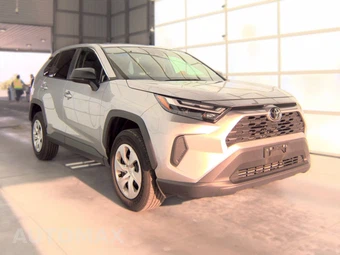 2025 Toyota RAV4 LE - miniatura 3