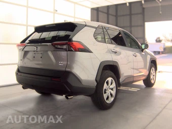 2025 Toyota RAV4 LE - miniatura 4
