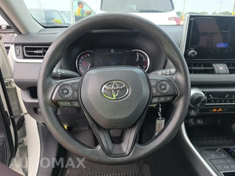 2025 Toyota RAV4 LE – miniatura 10