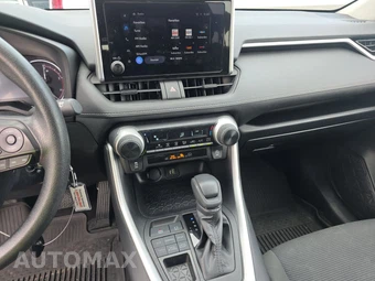 2025 Toyota RAV4 LE – miniatura 11