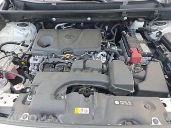 2025 Toyota RAV4 LE – miniatura 15