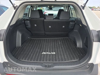 2025 Toyota RAV4 LE – miniatura 16