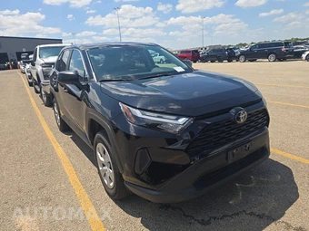 2025 Toyota RAV4 LE - miniatura 3