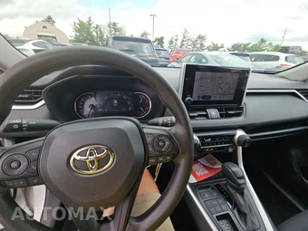 2025 Toyota RAV4 LE – miniatura 11