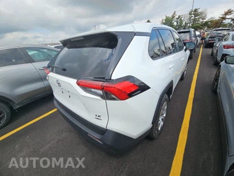 2025 Toyota RAV4 LE – miniatura 4