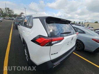 2025 Toyota RAV4 LE – miniatura 6