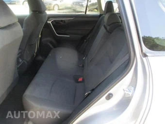 2025 Toyota RAV4 LE - miniatura 10