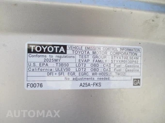 2025 Toyota RAV4 LE - miniatura 18