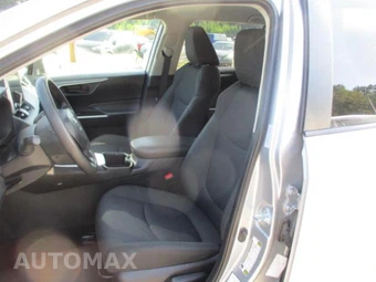 2025 Toyota RAV4 LE - miniatura 6