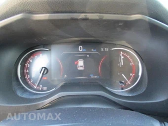 2025 Toyota RAV4 LE - miniatura 8