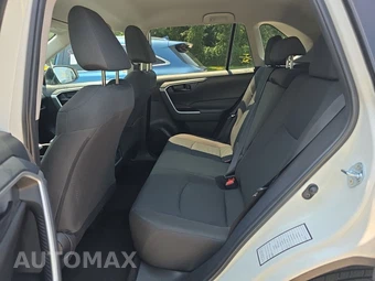 2025 Toyota RAV4 LE - miniatura 13