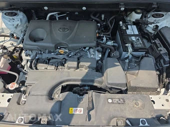 2025 Toyota RAV4 LE - miniatura 15