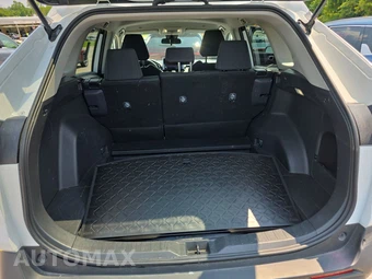 2025 Toyota RAV4 LE - miniatura 16