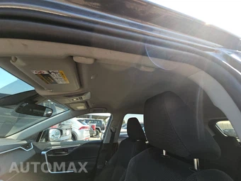 2025 Toyota RAV4 LE - miniatura 17