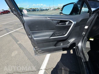 2025 Toyota RAV4 LE - miniatura 9