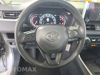 2025 Toyota RAV4 LE - miniatura 10