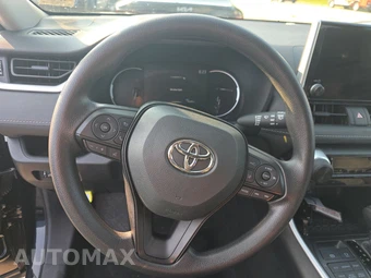 2025 Toyota RAV4 LE - miniatura 10