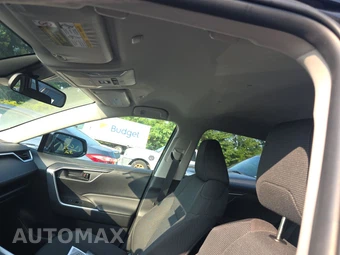 2025 Toyota RAV4 LE - miniatura 19