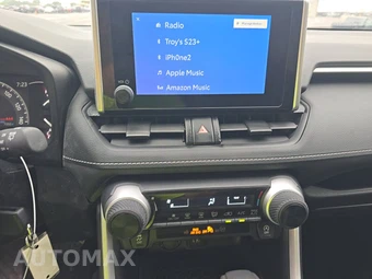 2025 Toyota RAV4 LE - miniatura 11