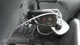 2025 Toyota RAV4 LE - miniatura 18