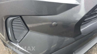 2025 Toyota RAV4 LE - miniatura 20