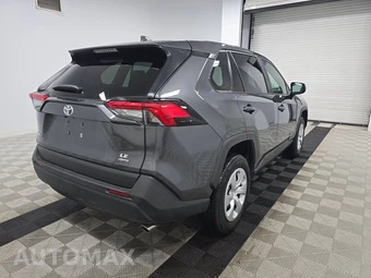 2025 Toyota RAV4 LE - miniatura 4