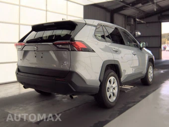 2025 Toyota RAV4 LE – miniatura 4