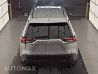2025 Toyota RAV4 LE – miniatura 5
