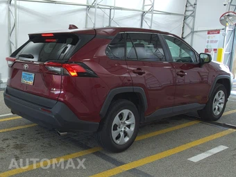 2025 Toyota RAV4 LE - miniatura 4
