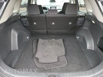 2025 Toyota RAV4 LE - miniatura 16
