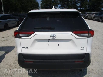 2025 Toyota RAV4 LE - miniatura 12