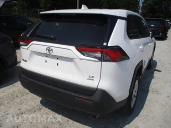 2025 Toyota RAV4 LE - miniatura 13