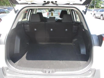 2025 Toyota RAV4 LE - miniatura 14