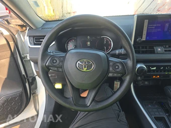 2025 Toyota RAV4 LE – miniatura 10