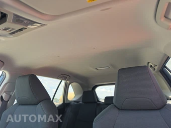 2025 Toyota RAV4 LE - miniatura 17
