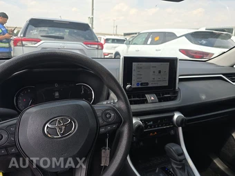 2025 Toyota RAV4 LE - miniatura 11