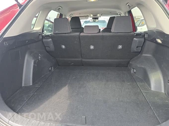 2025 Toyota RAV4 LE - miniatura 16