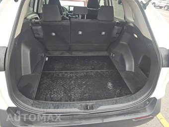 2025 Toyota RAV4 LE - miniatura 16