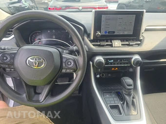 2025 Toyota RAV4 LE - miniatura 11