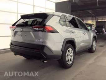 2025 Toyota RAV4 LE - miniatura 4