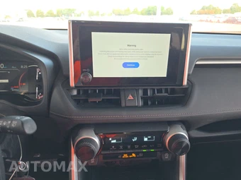 2025 Toyota RAV4 LE - miniatura 11